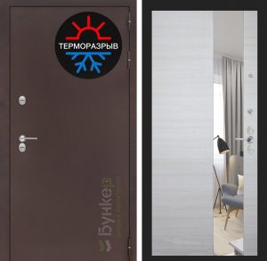Входная дверь в интерьере серии «ТЕРМО-3» модель №43 акация светлая с зеркалом